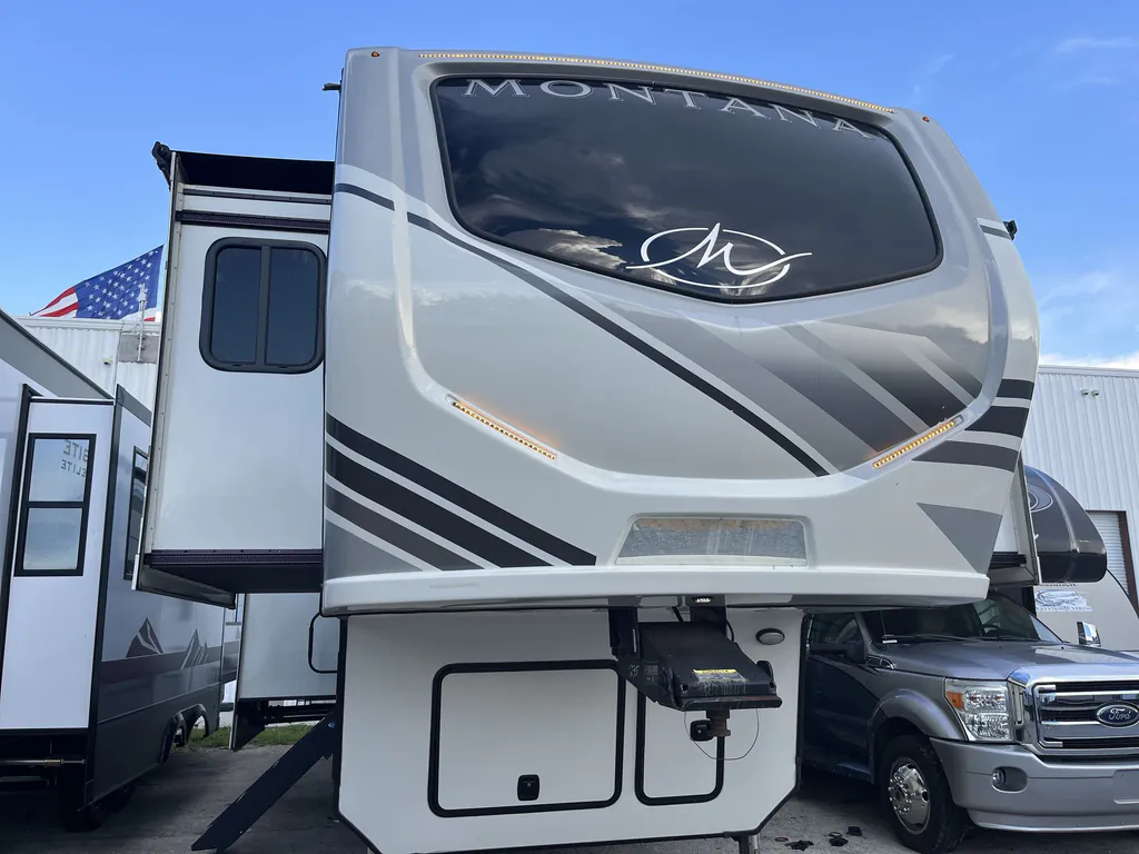 2022 Keystone Montana 3763BP, Photos photo 2