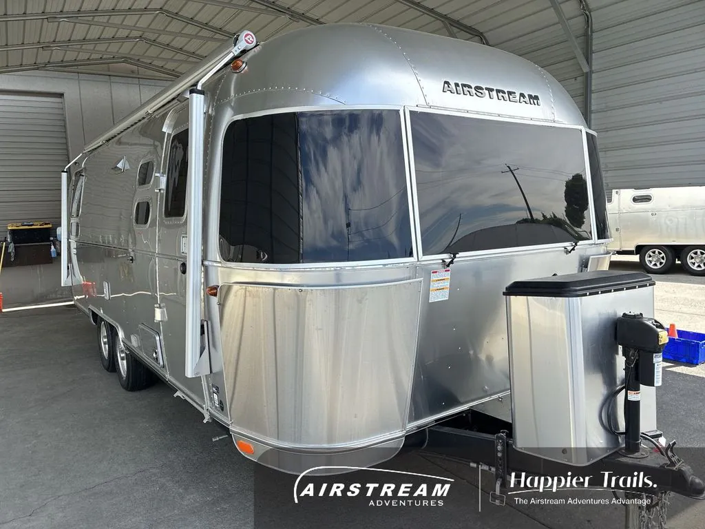 2021 Airstream International 25RB - Photo 2