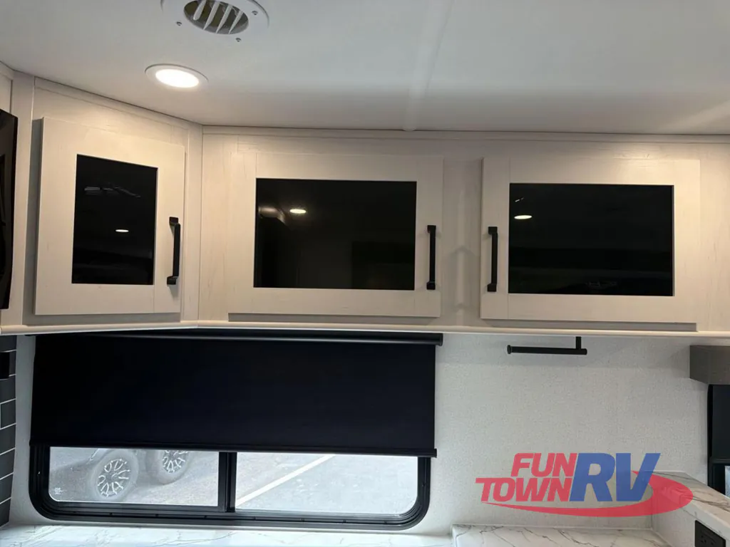 2027 Forest River Solaire 3060RKTS, Photos photo 14