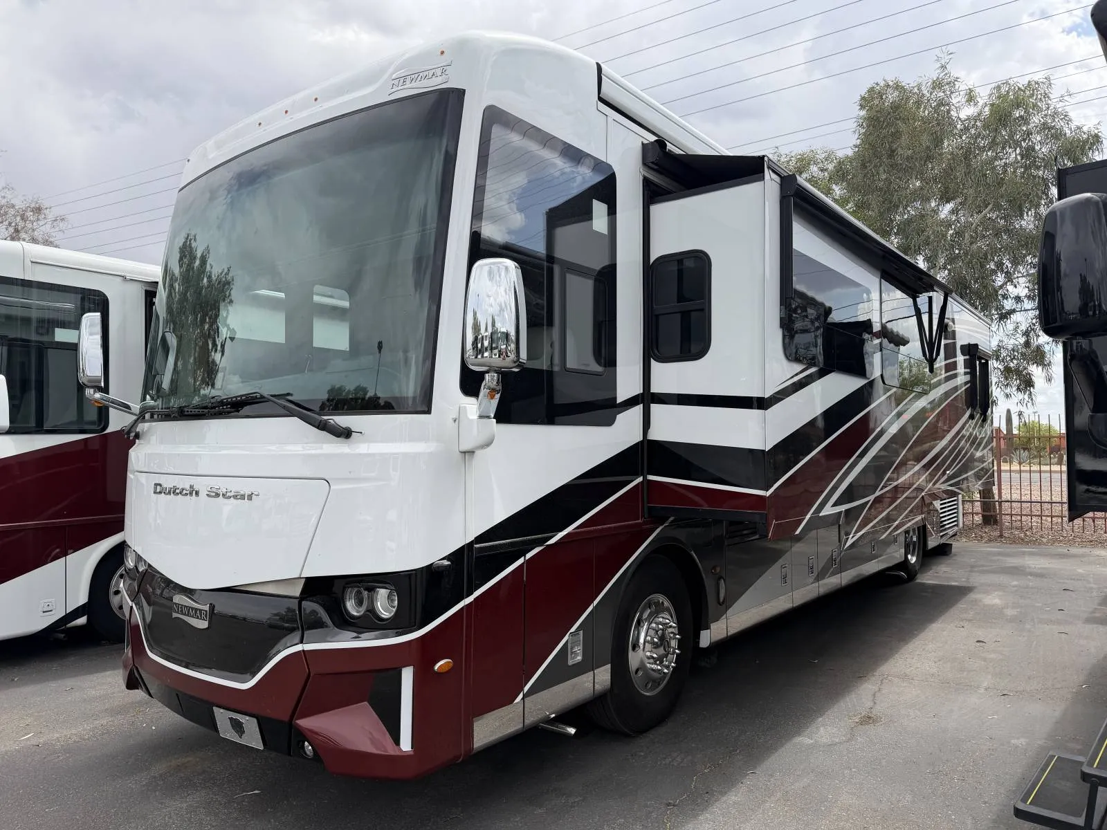 2023 Newmar Dutch Star 3736 - Photo 3