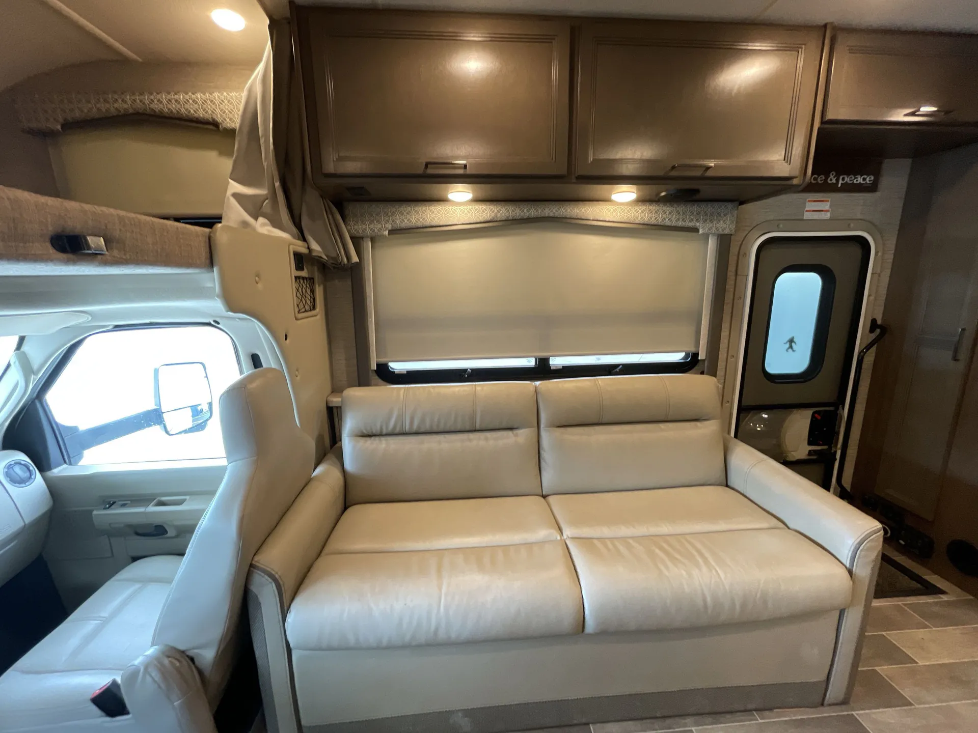 2022 Thor Motor Coach Chateau 31E — living area main