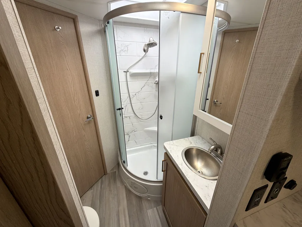 2027 Thor Motor Coach Freedom Elite 31FE, Photos photo 17