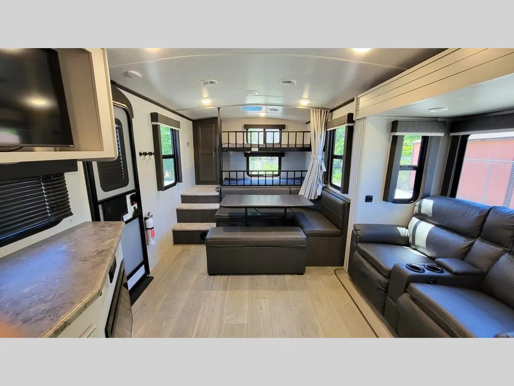 2024 Keystone RV Cougar Half-Ton 30BHS, Photos photo 13