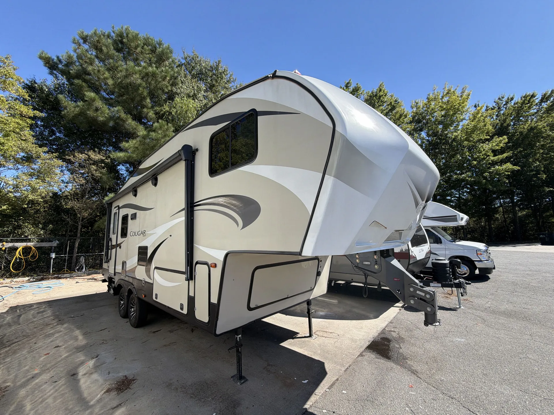 2018 Keystone Cougar Half-Ton 246RLSWE - Photo 2