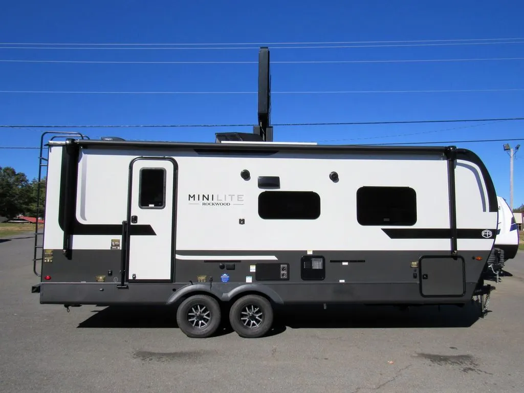 2026 Forest River Rockwood Mini Lite 2511S - Photo 2