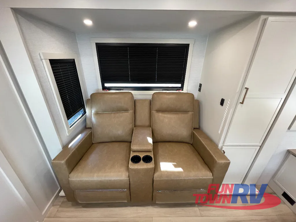 2026 Brinkley Model Ix 20X, Photos photo 12