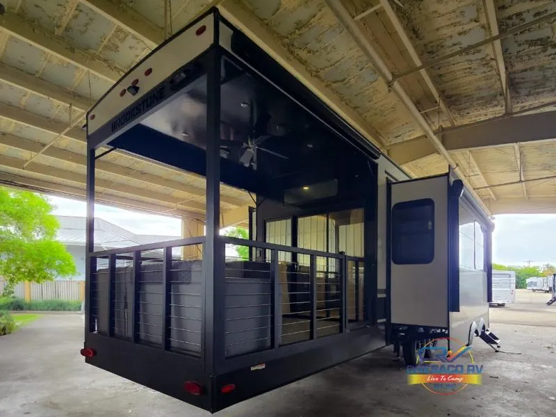 2025 Coachmen Brookstone 318RLL - Photo 4