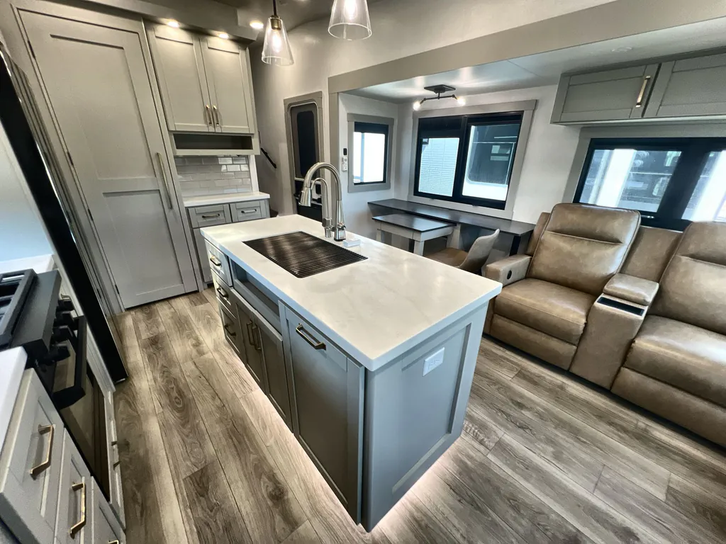 2025 Brinkley Model Z 3610, Photos photo 49