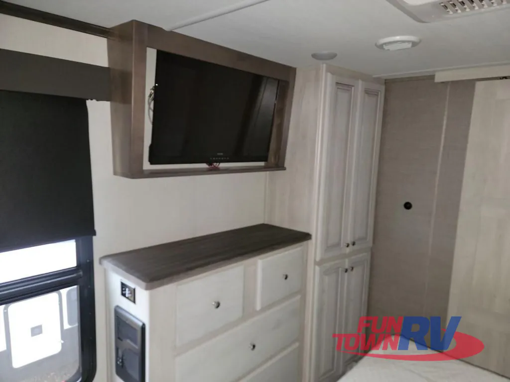 2023 Forest River Cardinal Luxury 380RLX, Photos photo 50