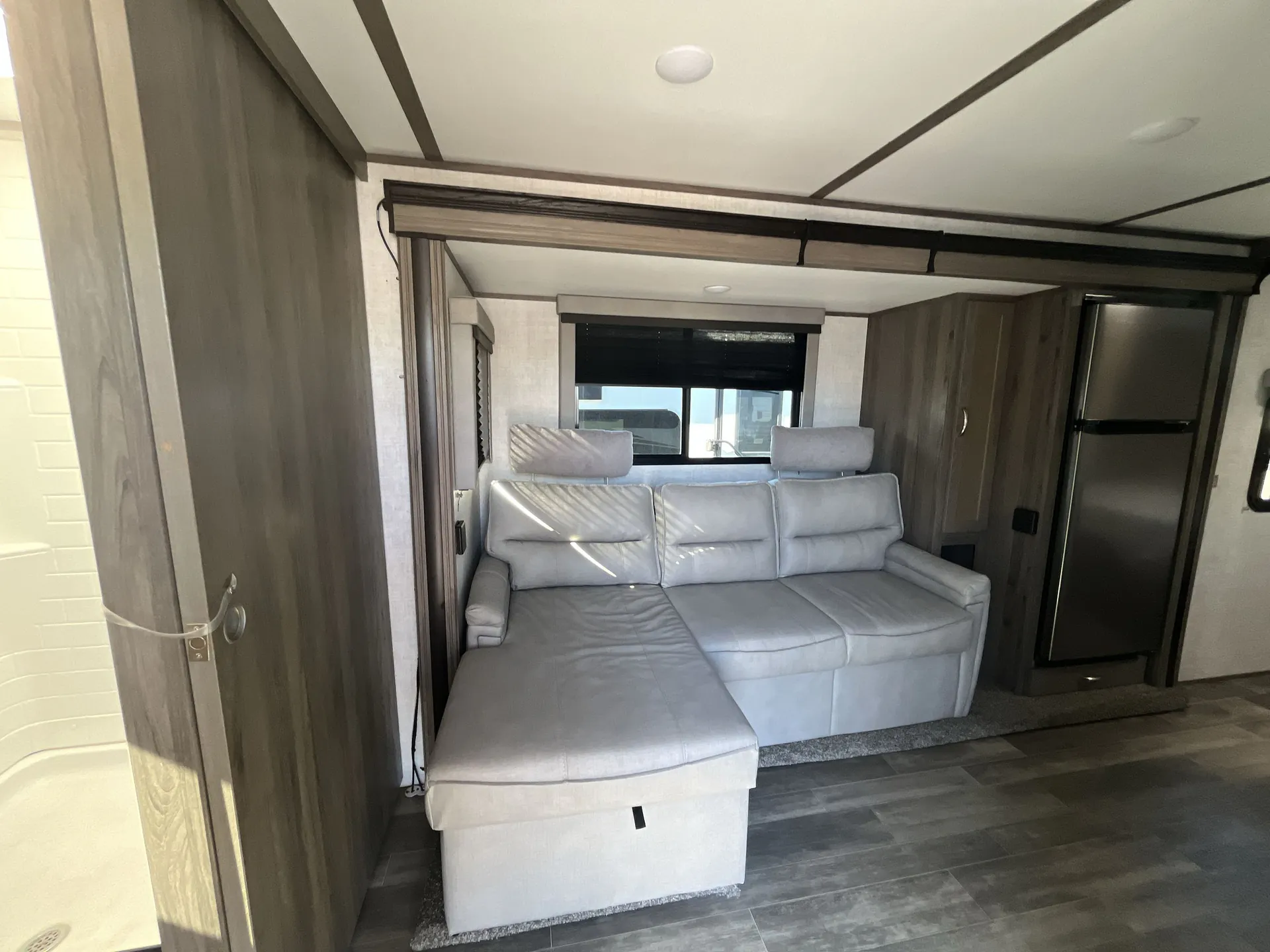 2023 gulf stream Envision 220RB — living area main