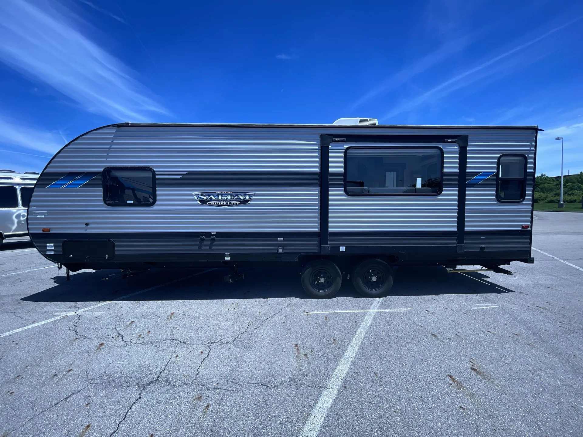 2022 Forest River Salem Cruise Lite 24RLXL — off campside