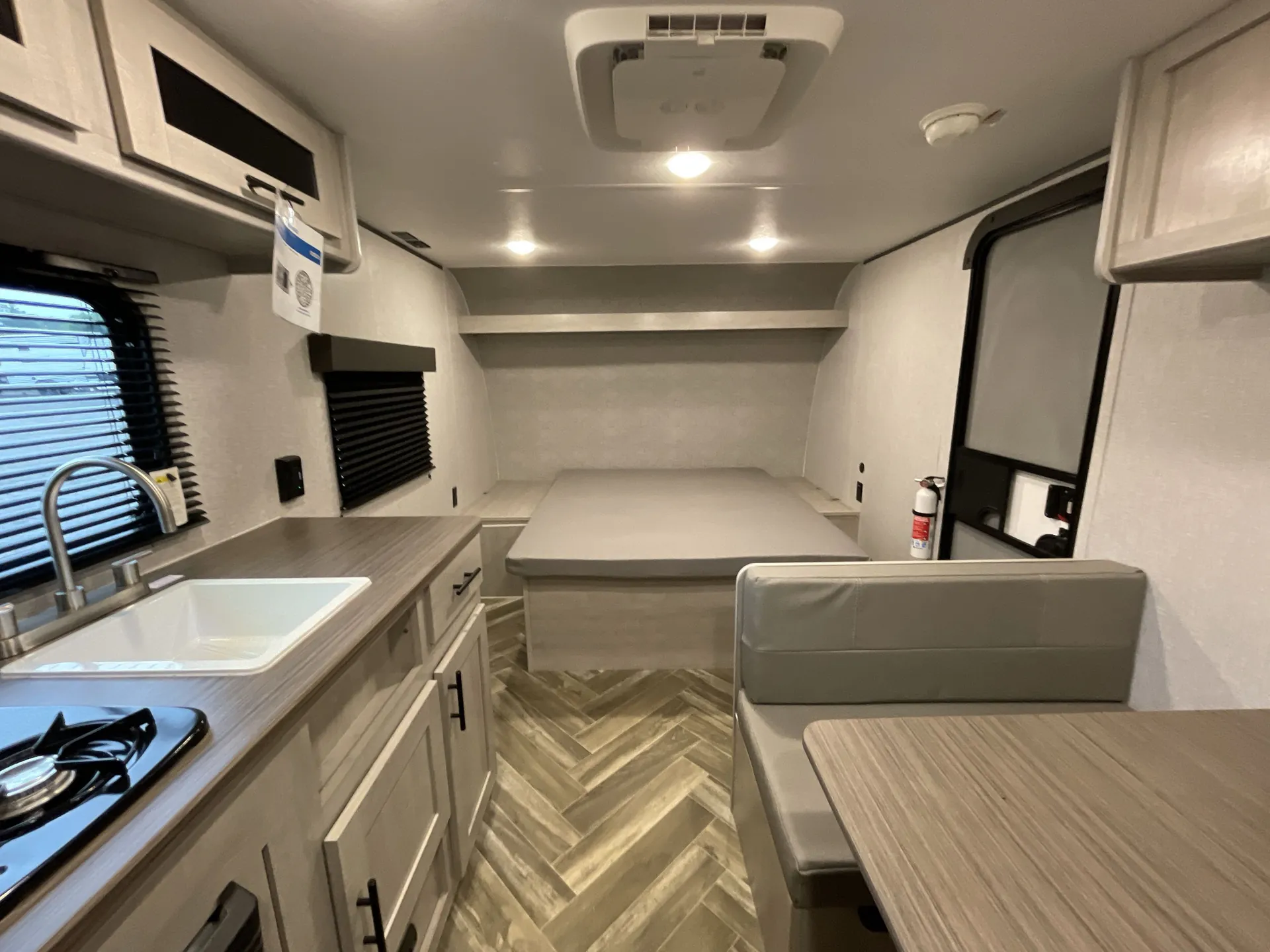 2025 CrossRoads Zinger 18RB — living area main
