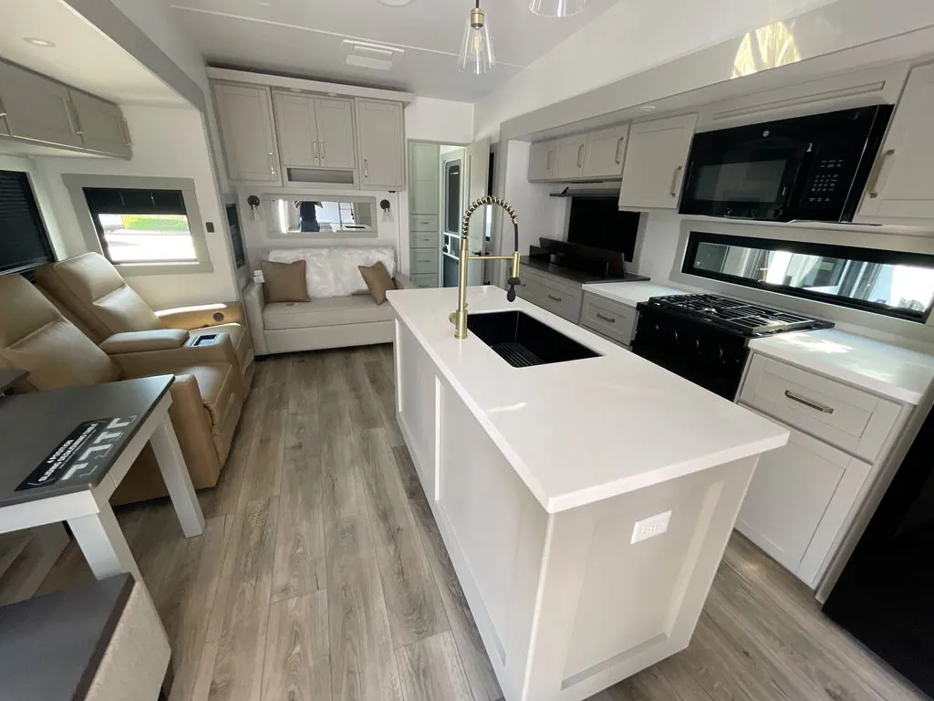2026 Brinkley Model Z 3515, Photos photo 5