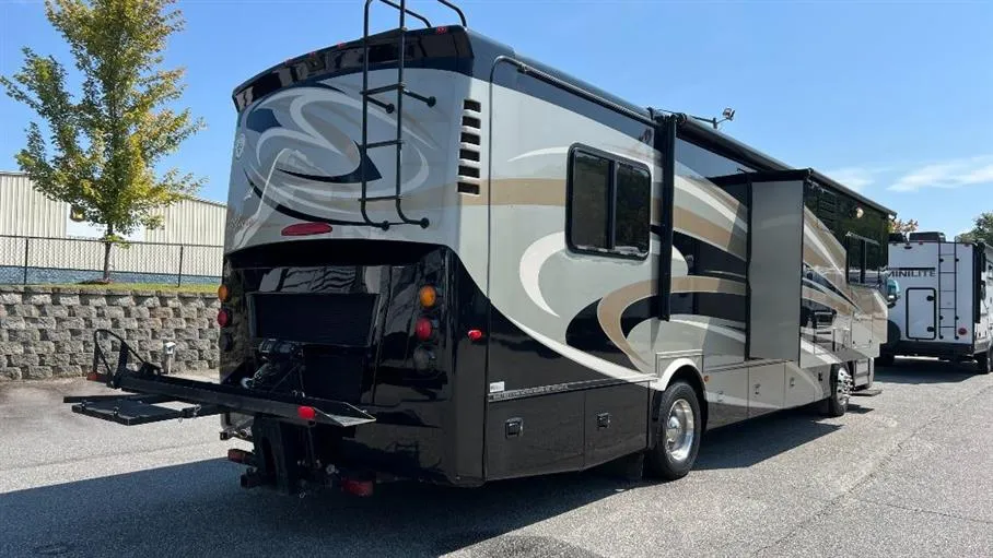 2014 Tiffin Motorhomes Allegro Breeze 32BR - Photo 3