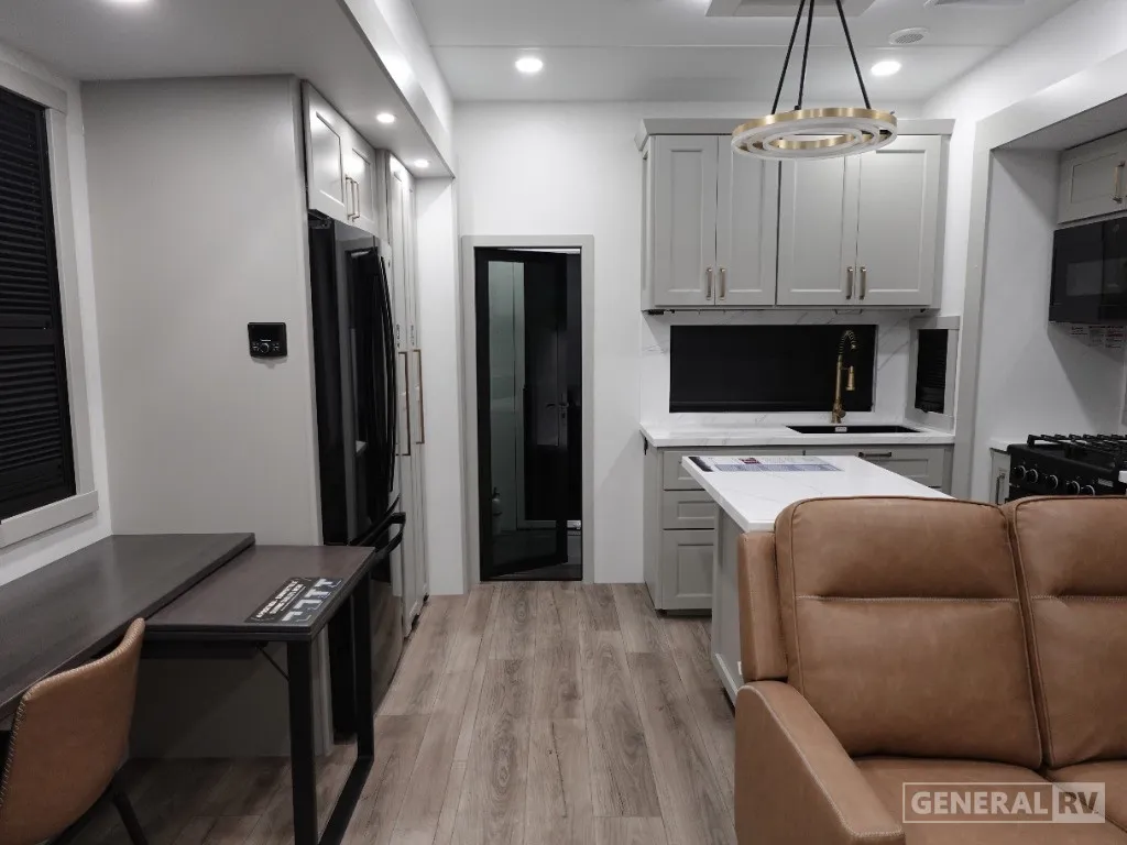 2025 Brinkley Model G 3250 - Photo 4