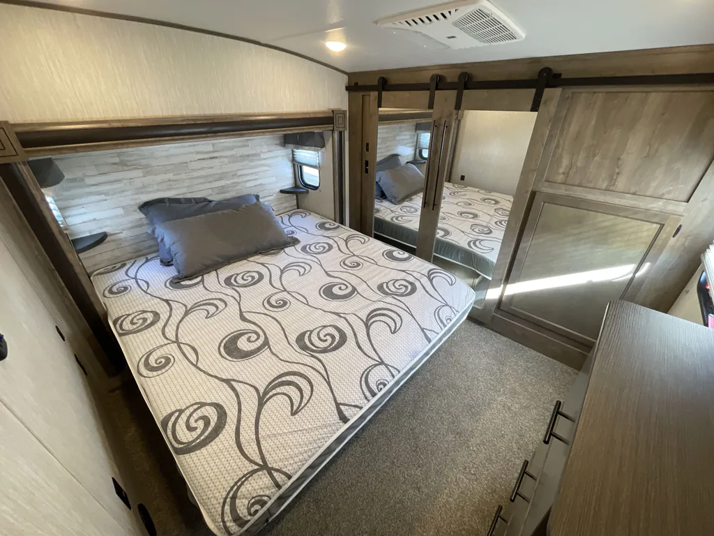 2020 Forest River Sabre 36BHQ, Photos photo 29