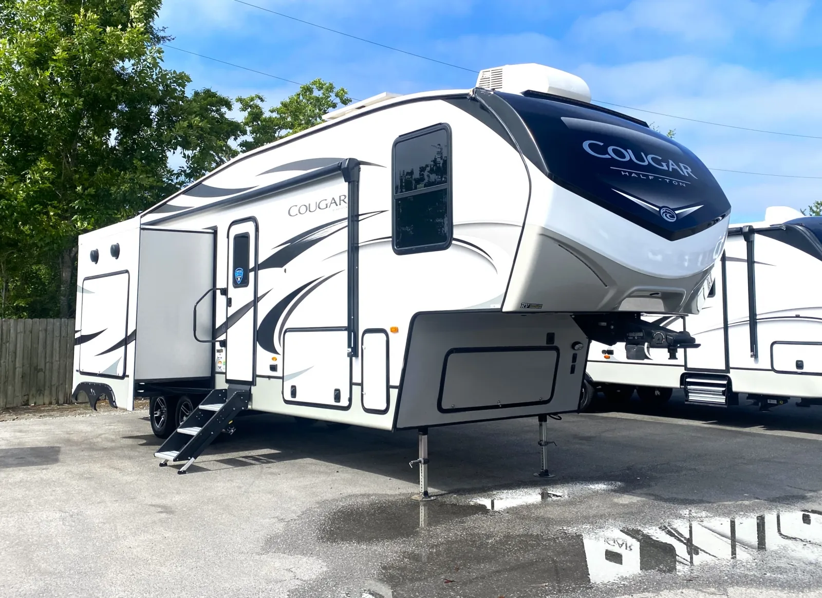 2022 Keystone Cougar Half-Ton 29RKS - Photo 2