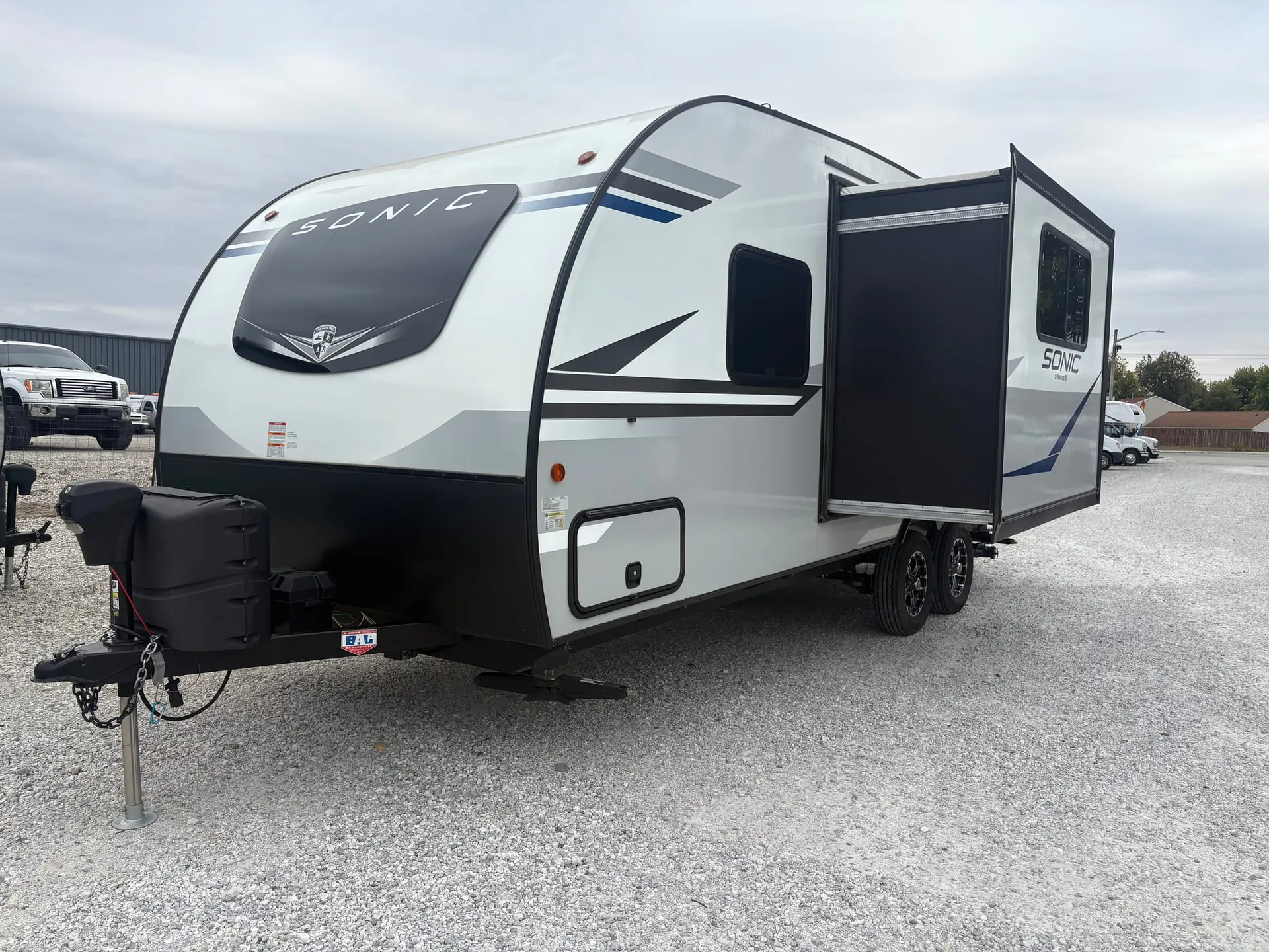 2022 Venture RV Sonic SN211VRB - Photo 4