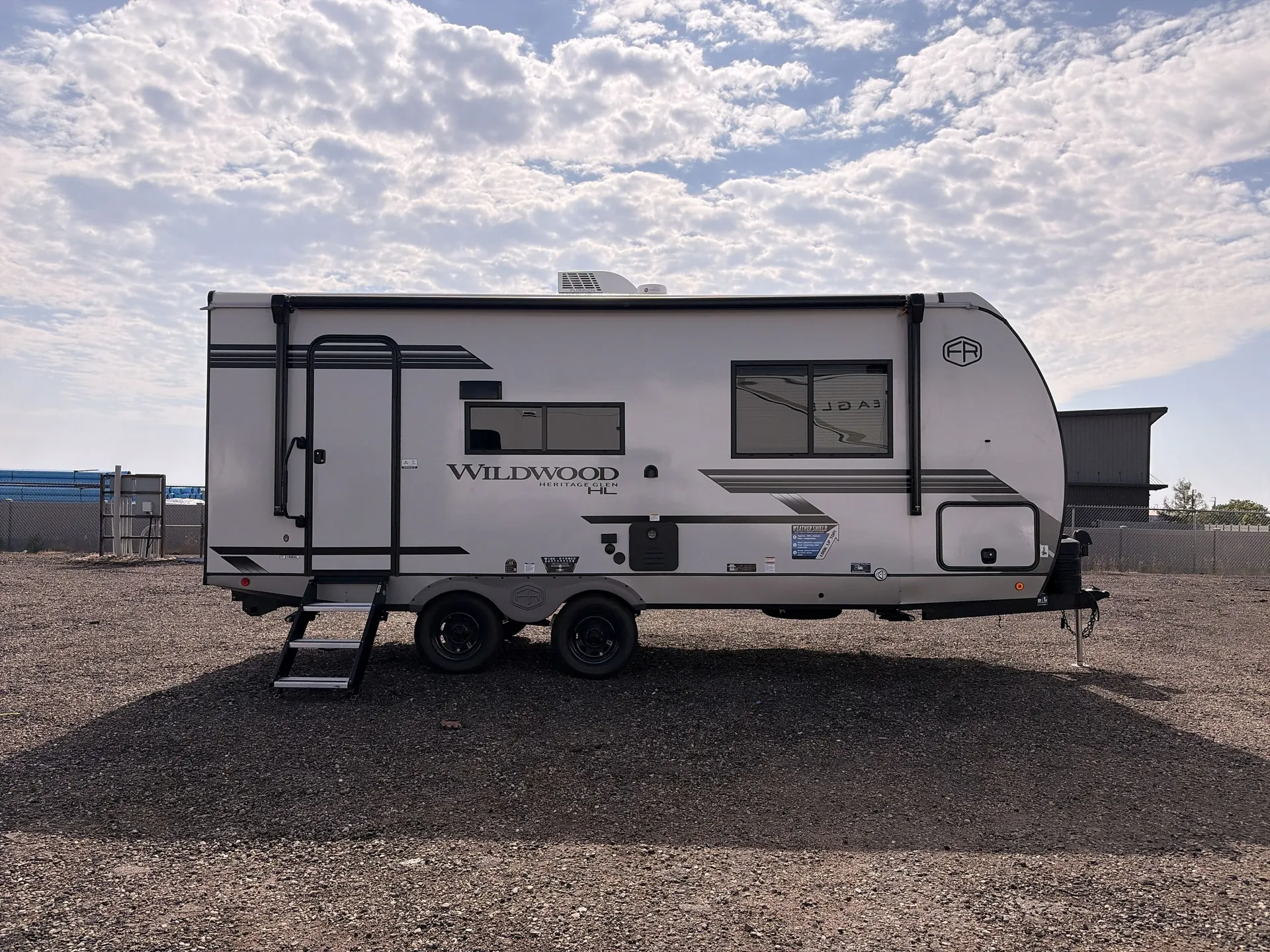 2027 Forest River Wildwood Heritage Glen Hyper-Lyte 21RBHL — campside