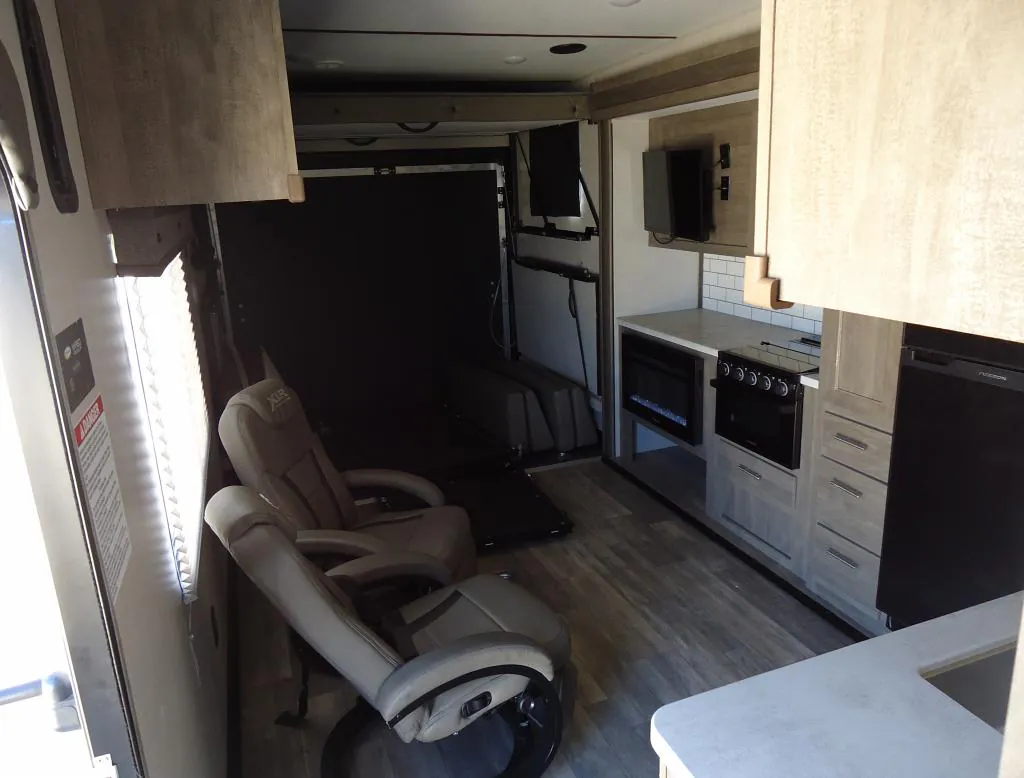 2021 Forest River XLR Micro Boost 335LRLE — Photo 6