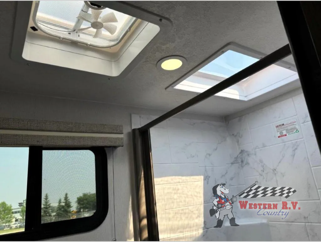 2025 Coachmen Freedom Express Select 18SE, Photos photo 13