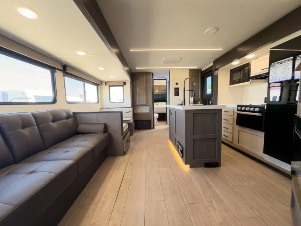 2026 Forest River Cherokee Alpha Wolf 33BH, Photos photo 50