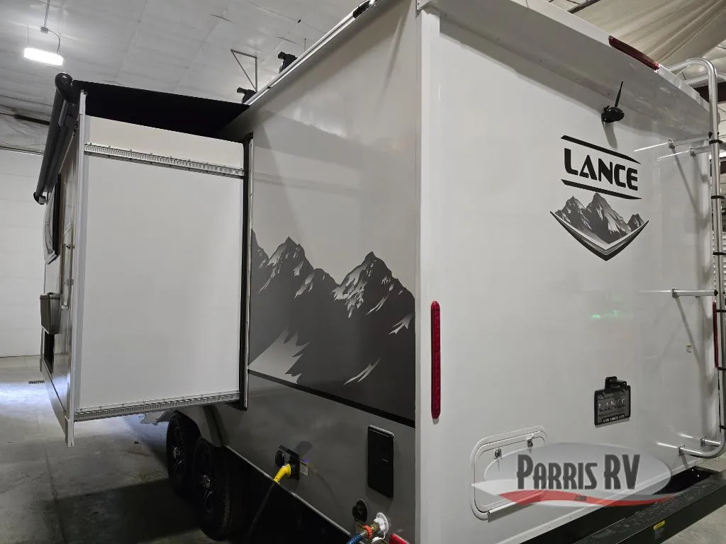 2026 Lance Lance Travel Trailers 2255 - Photo 3