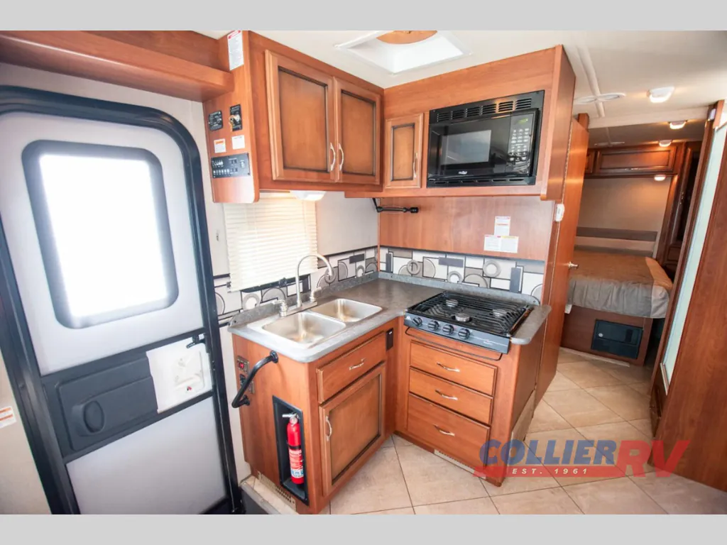 2015 Fleetwood Flair 26E, Photos photo 9
