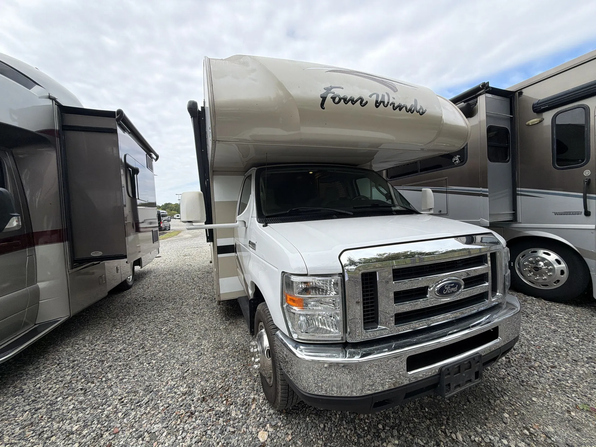 2017 Thor Motor Coach Four Winds 22E - Photo 2