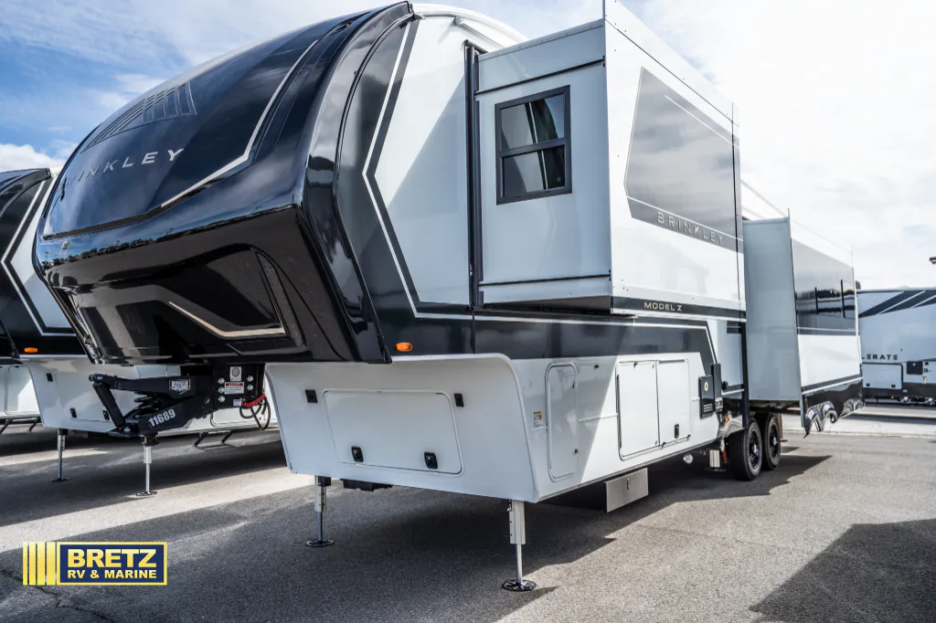 2026 Brinkley Model Z 3600, Photos photo 2
