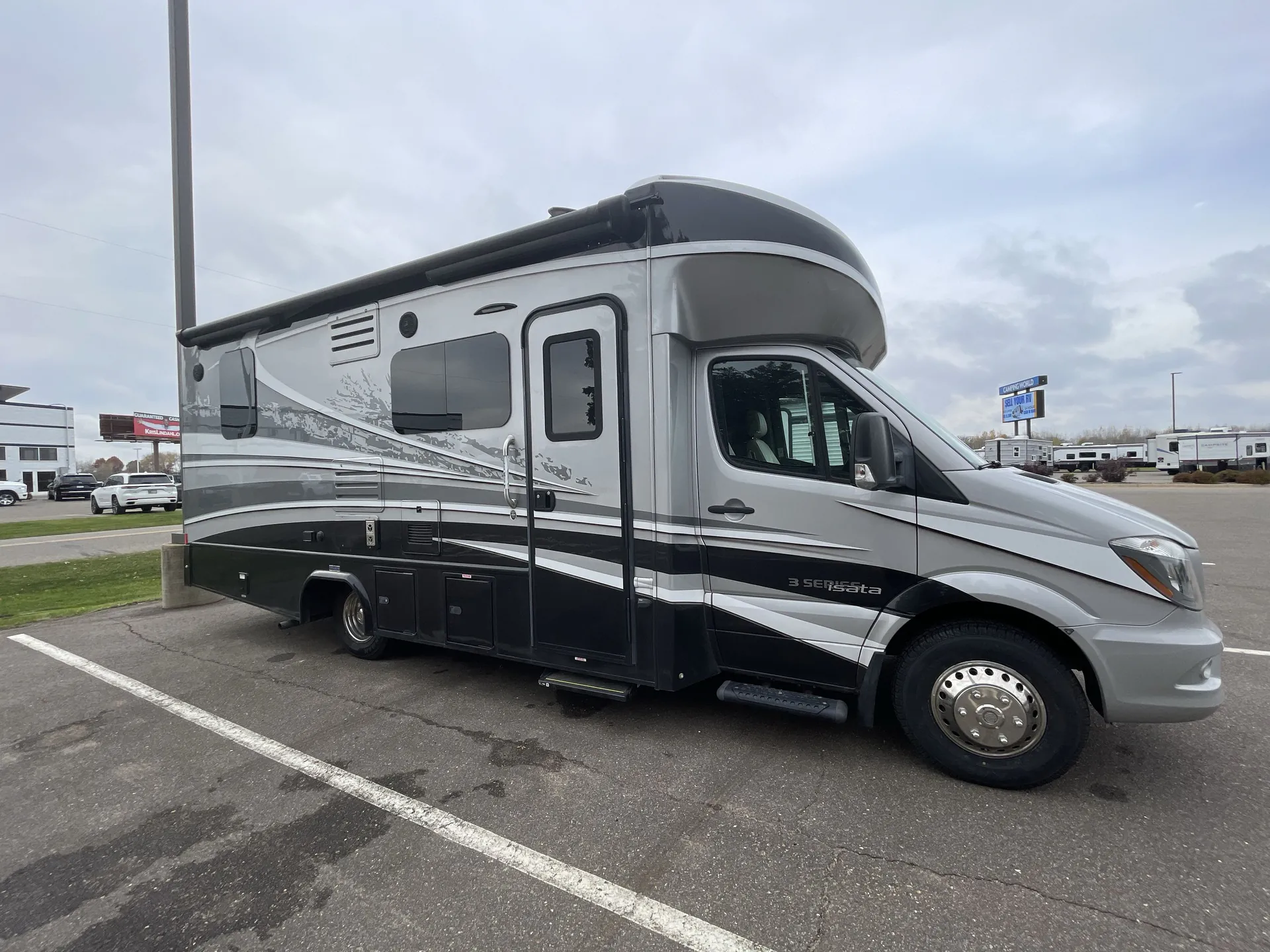 2019 Dynamax Isata 3 24CB - Photo 2