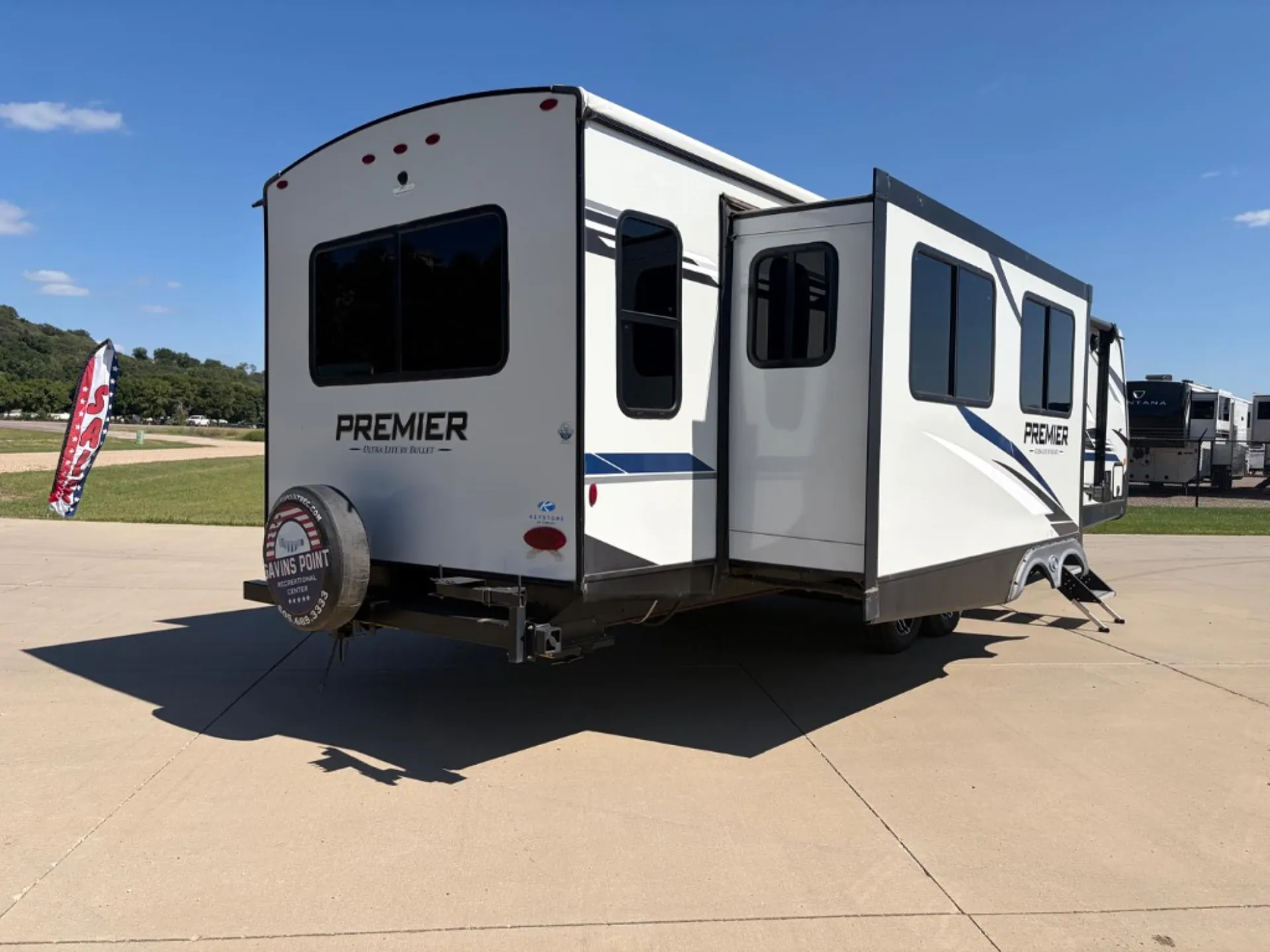 2022 Keystone Premier 34RIPR - Photo 4