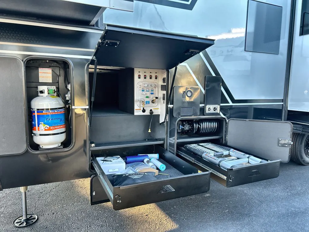 2026 Brinkley Model G 3520, Photos photo 11