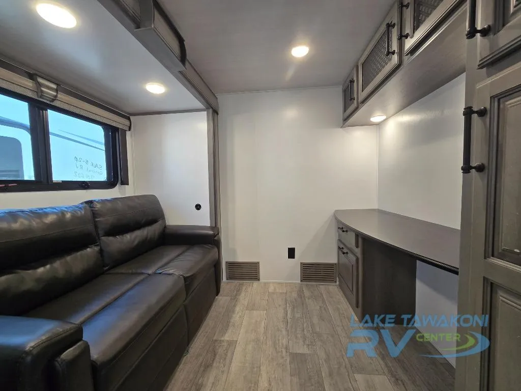 2022 Keystone Montana 3855BR - Photo 4