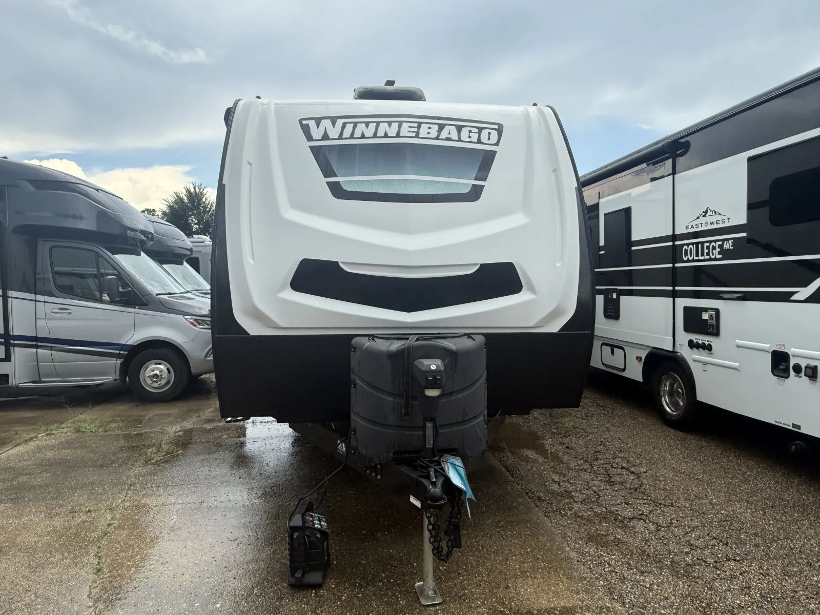 2023 Winnebago Minnie 2529RG - Photo 4