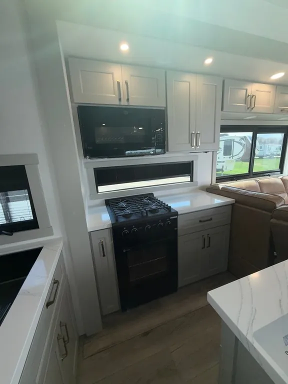 2025 Brinkley Model G 3970, Photos photo 16