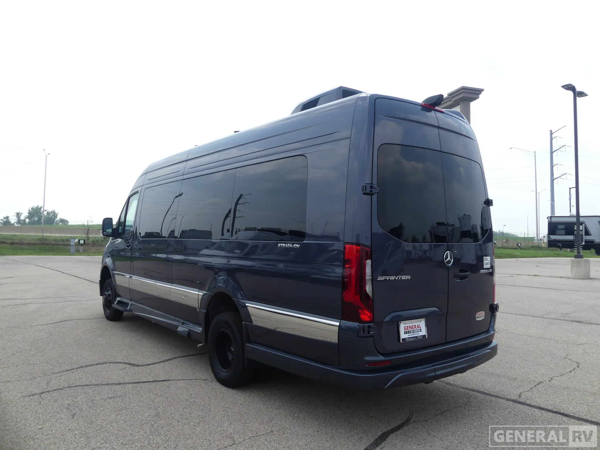 2026 Grech Motors Strada-ion Lounge AWD - Photo 4