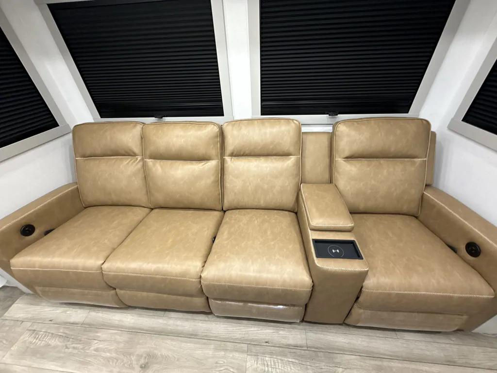 2025 Brinkley Model Z AIR 295, Photos photo 5