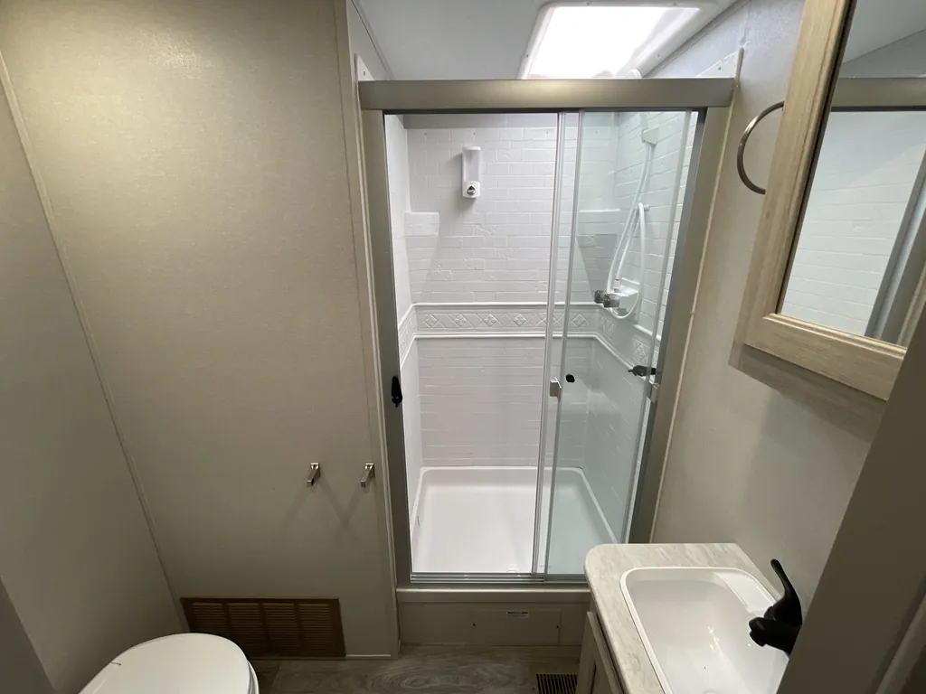 2024 Coachmen Catalina Legacy Edition 283FEDS, Photos photo 17