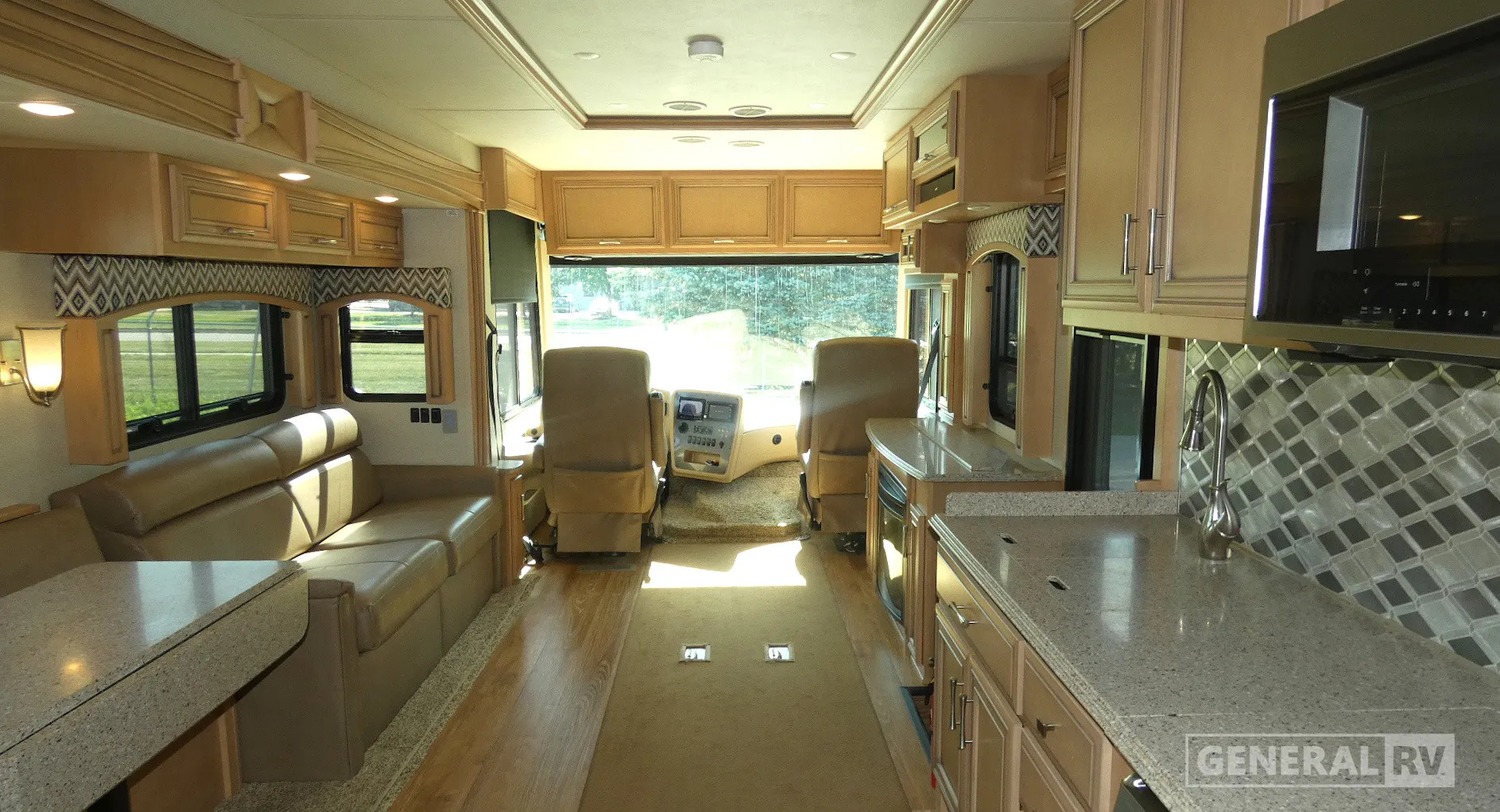 2019 Newmar Canyon Star 3911 - Photo 3
