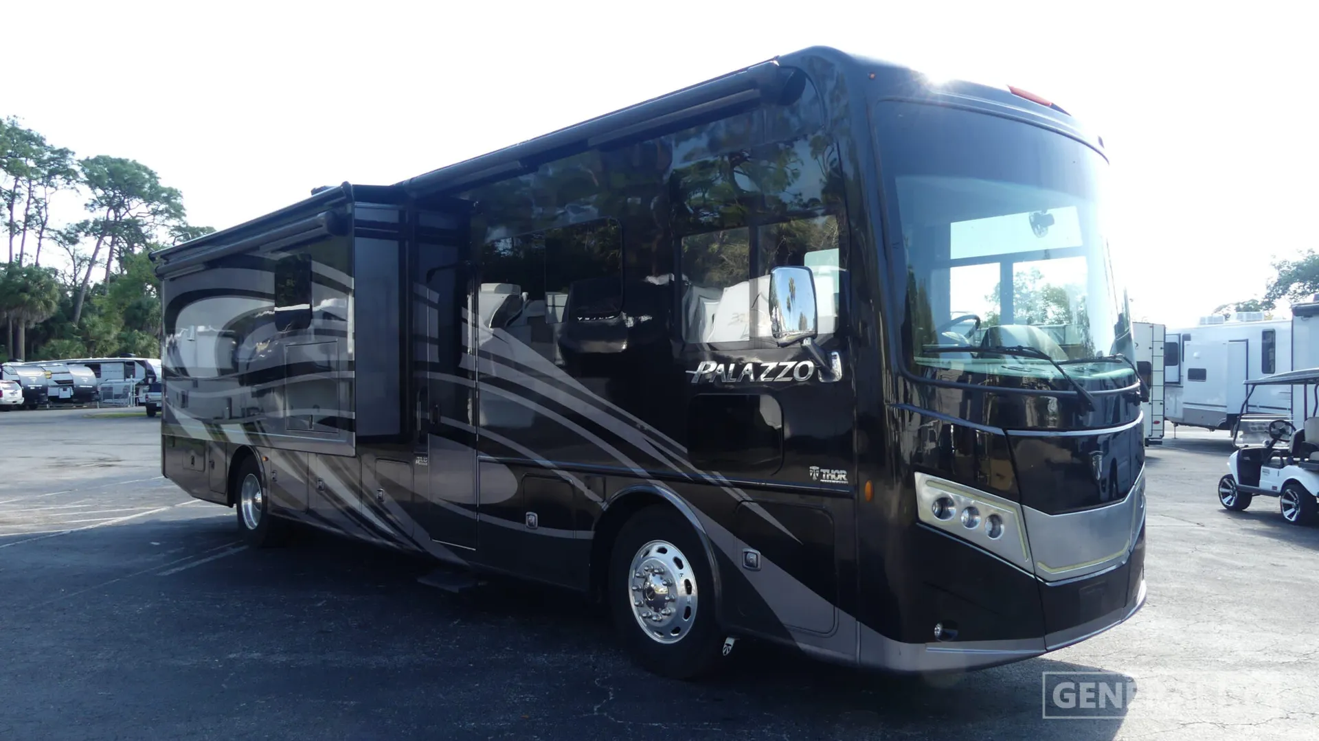 2022 Thor Motor Coach Palazzo 37.4 - Photo 2