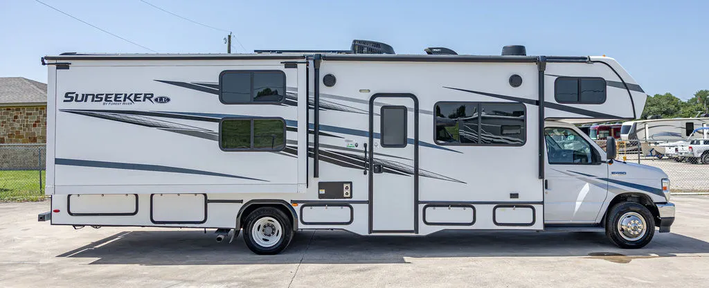 2023 Forest River Sunseeker 3250DS LE — Photo 5