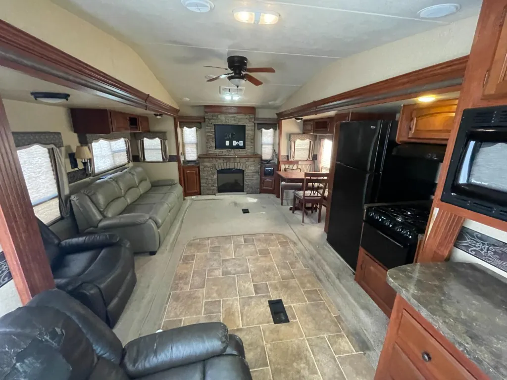 2011 Forest River Salem Villa 372REDS, Photos photo 6