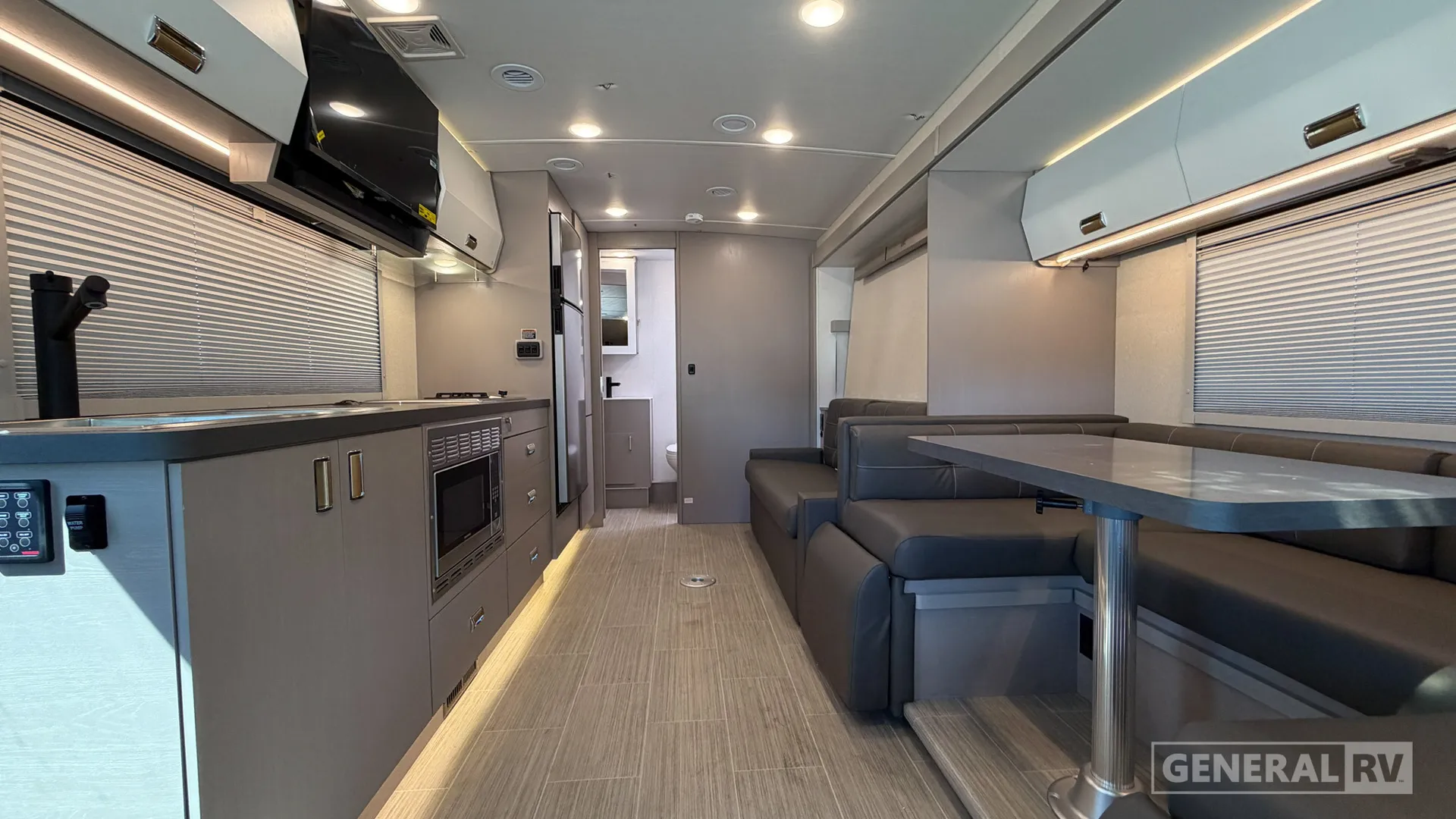 2027 Winnebago View 24D - Photo 3