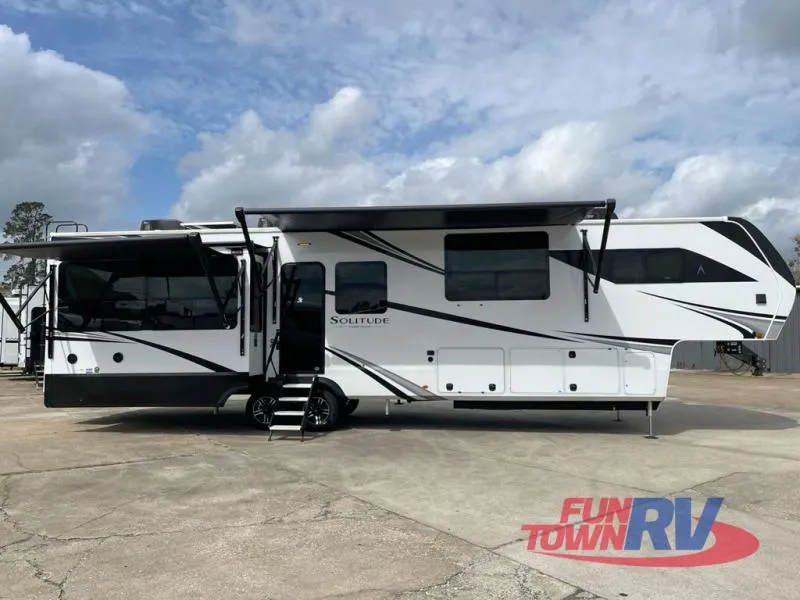 2025 Grand Design Solitude 388MBS - Photo 4