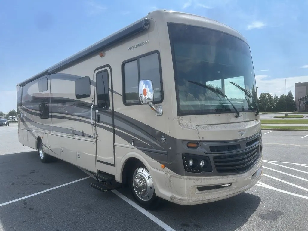 2016 Fleetwood Bounder 36H - Photo 3