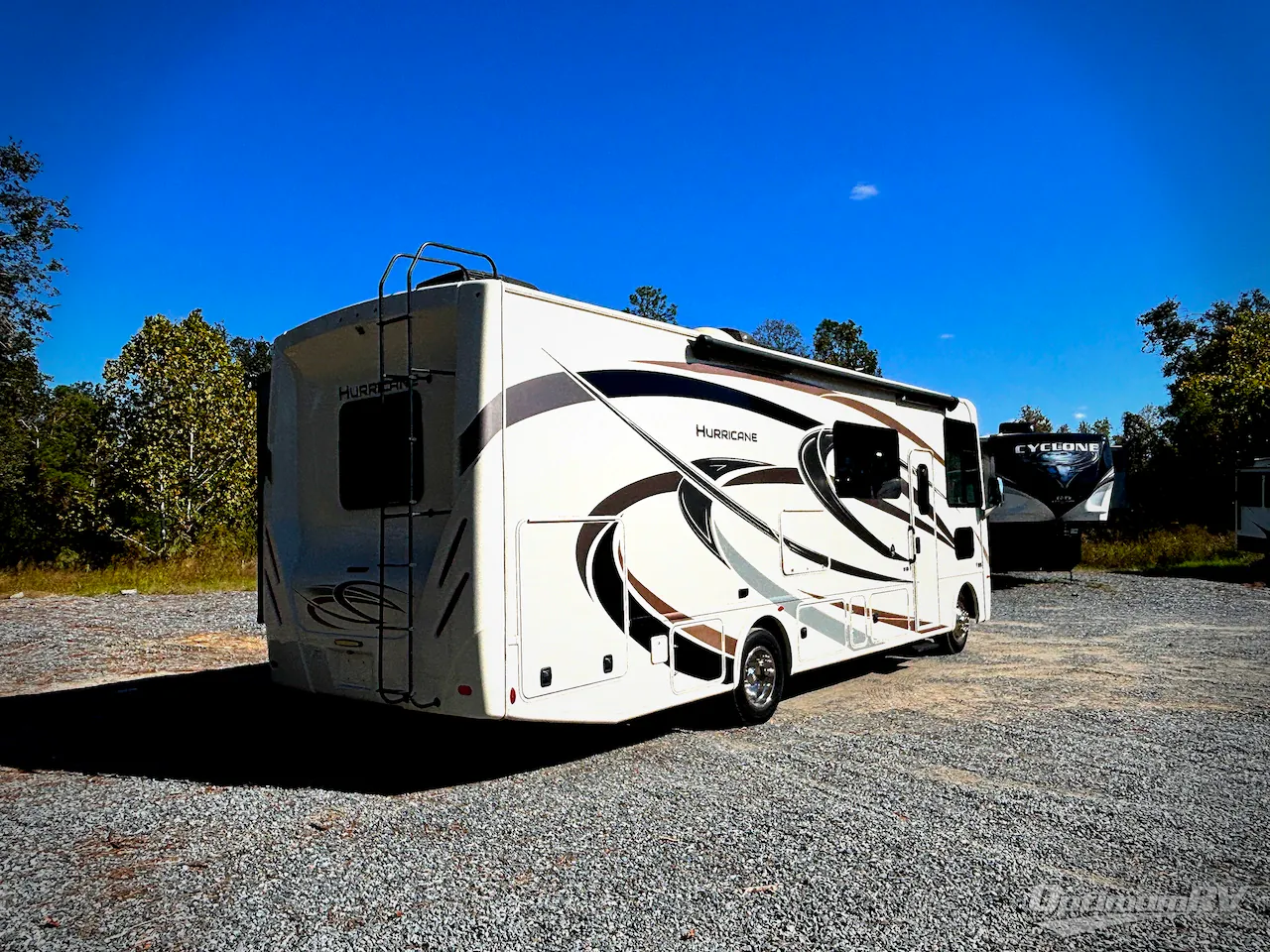 2019 Thor Motor Coach Hurricane 29M - Photo 3