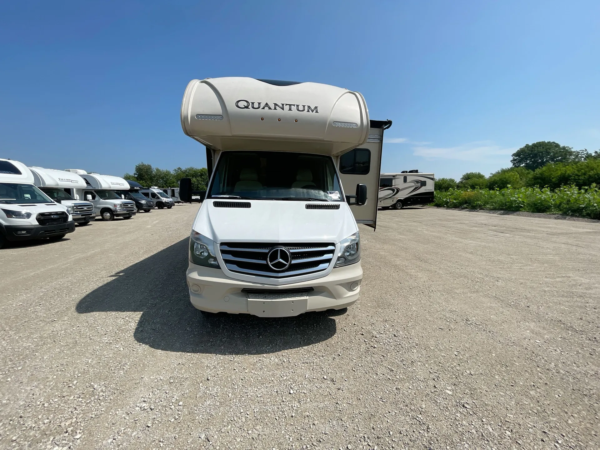 2019 Thor Motor Coach Quantum KM24 — front