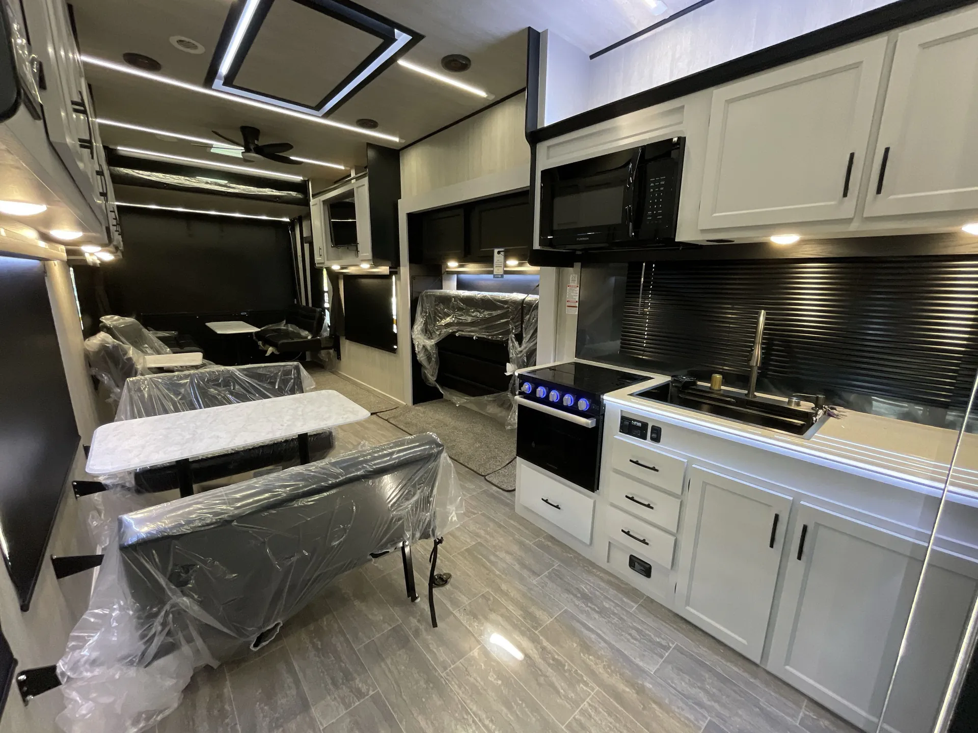 2027 Genesis Supreme Genesis 40CRXL — living area main