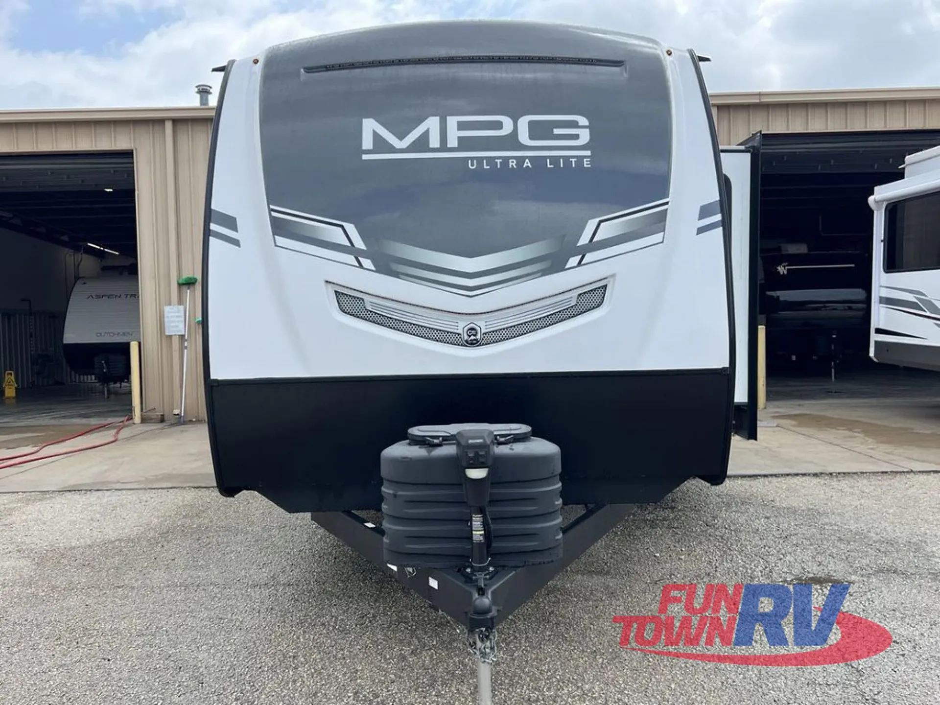 2025 Cruiser RV MPG 2400PD - Photo 4